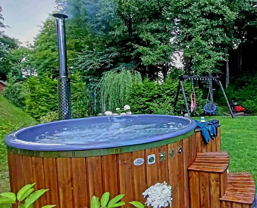 WOLNY, Balia, jacuzzi z gorącą wodą,rzeczka,domek nad jeziorem, Giżycko,Mazury