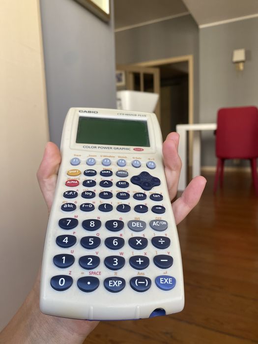 Calculadora Gráfica Casio CFX 9850 GB PLUS