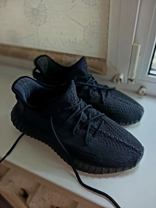 Кросівки Adidas Yezzy Boost 350 б.у. отличное состояние.