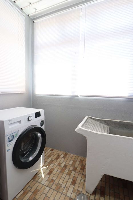 T3 - Edifício Suíça - Recuperado, boas áreas, zona central