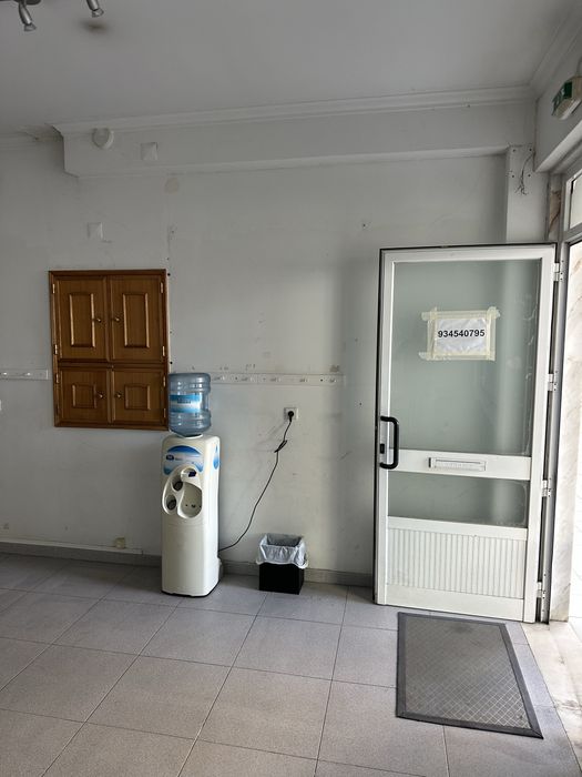 Arrendo loja Amadora 150m2 e 2 wcs