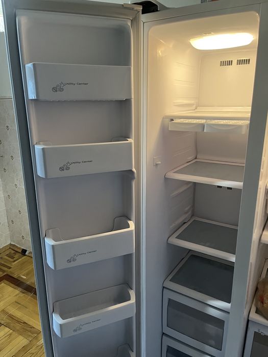 Холодильник Samsung side-by-side