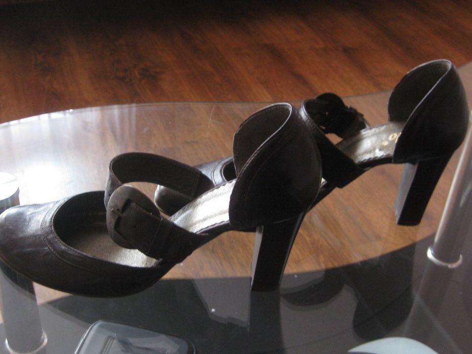 Czułenka skórzane rozmiar 38