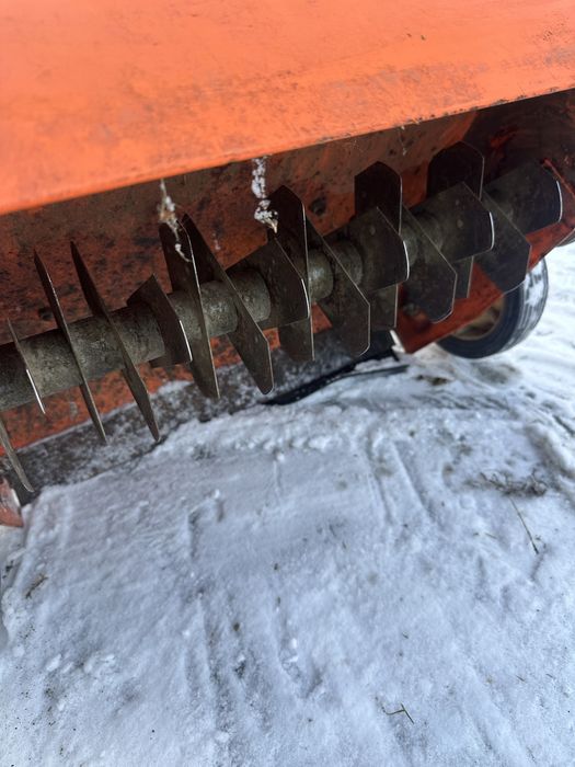 Wertykulator spalinowy