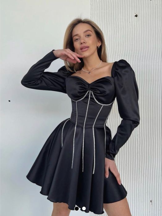 Випускна вечірня святкова чорна сукня з корсетом на завʼязках