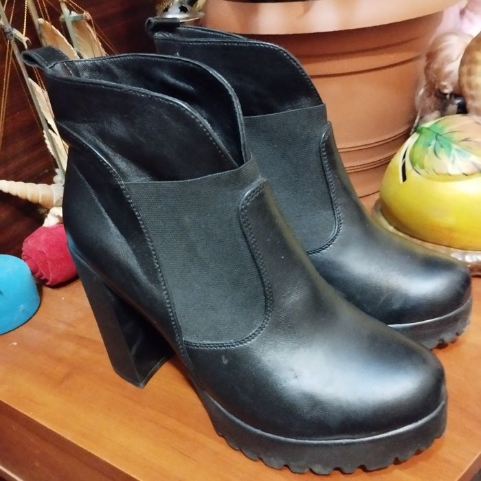 Сапожки  на продажу