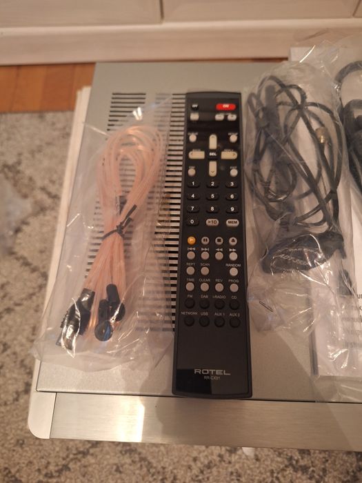 Amplituner CD Rotel RCX 1500 pilot karton