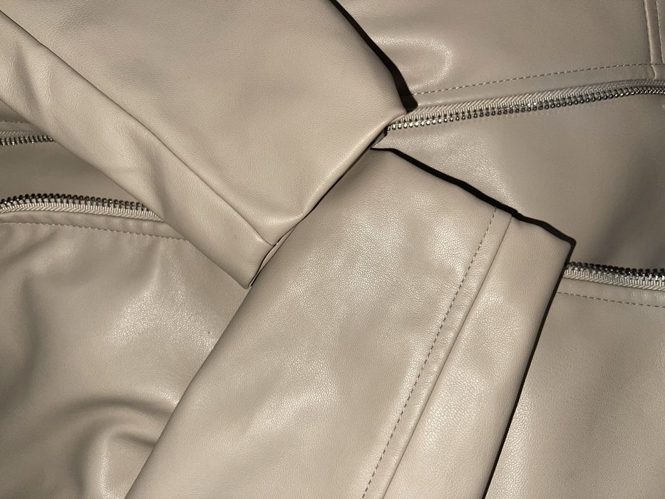 Трендова куртка Mohito розмір S