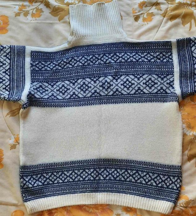 Свитер 100 % шерсть