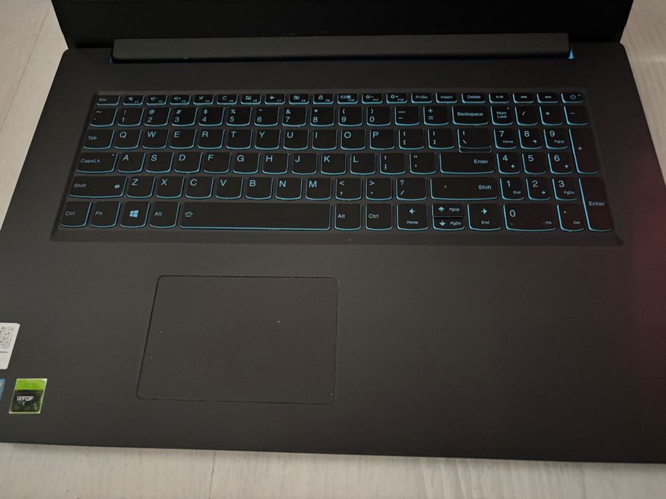 Laptop gamingowy Lenovo