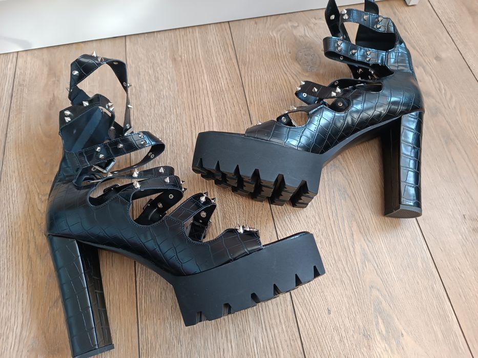 Czarne wysokie gladiaroki na obcasie rozmiar 46