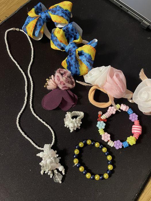 Лот прикрас для дівчинки