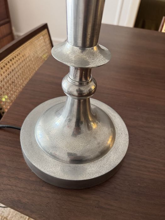 Candeeiro de Mesa  Estilo Neoclássico em Metal
