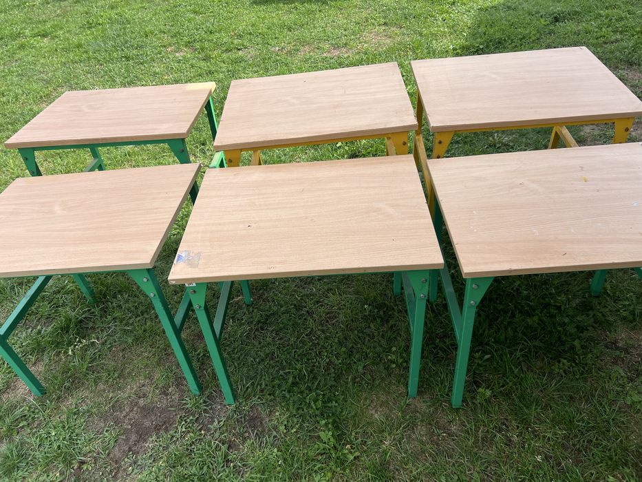 Ławki szkolne zielone i żolte