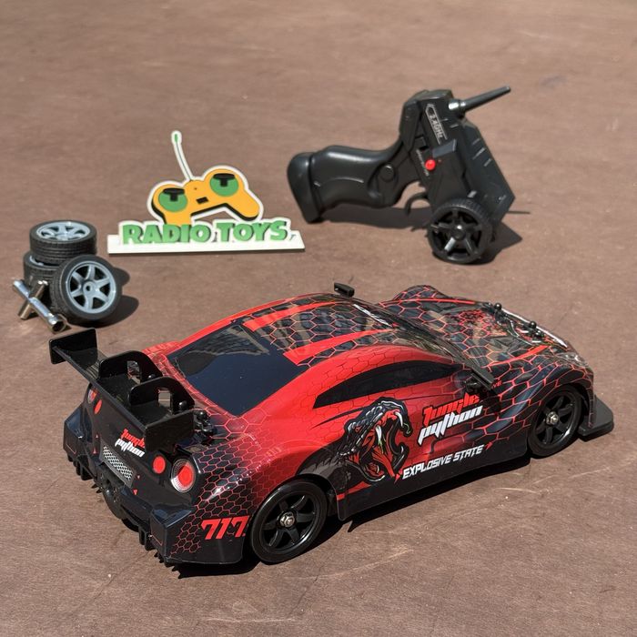 Nissan GTR Snake Red 4WD | Машинка для дрифту на пульті з димом