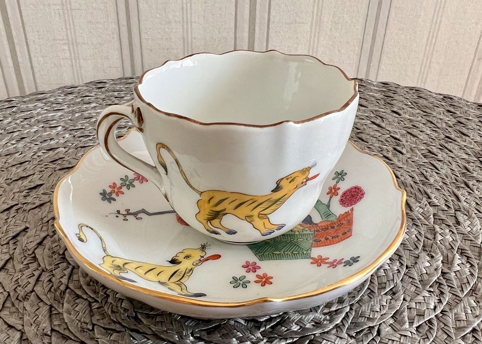 Miśnia rzadka filiżanka do mokki wzór żółty lew z XIXw.