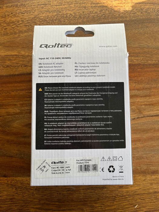 Zasilacz sieciowy do laptopa