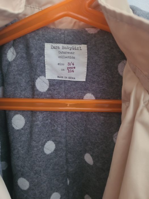 Casaco estilo gabardine forrado e com capuz ZARA