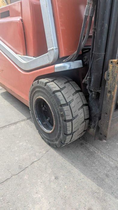 Навантажувач BT cbe15t