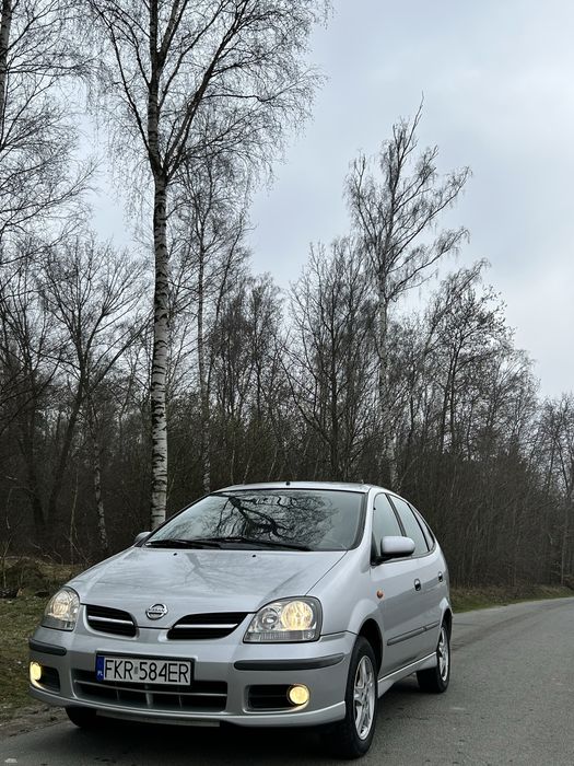 Nissan Almera Tino