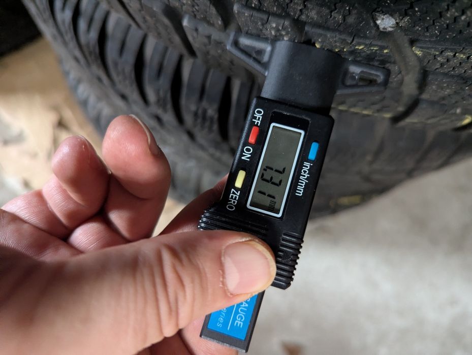 зима 215/65r16 шини Dunlop WinterSport 3D, 4.5~7.5мм,  2016р