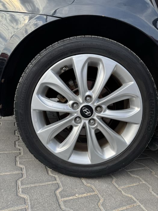 Хюндай Соната 2009-2012 р рестайлінг  235/45 R18.  Шрот