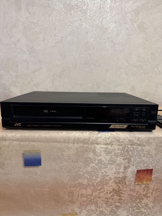Відеомагнітофон JVS