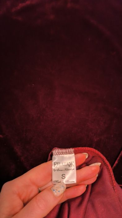 Гарна бархатна сукня розміру s