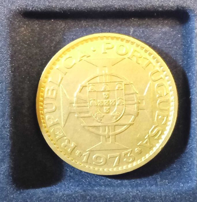 Caixa álbum numismático com moedas