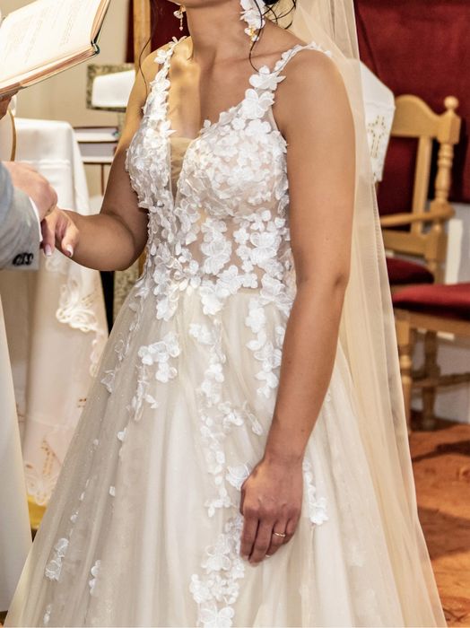 Suknia ślubna kwiaty