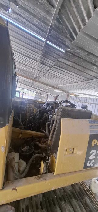 Komatsu PC210-7 peças ou reparação