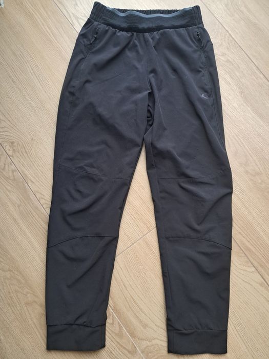 Віддам спортивні штани Decathlon 140розміру