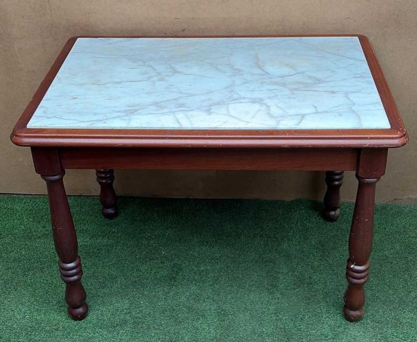 Mesa de cozinha antiga (Anos 70) Medidas Altura 77X74X110 cm