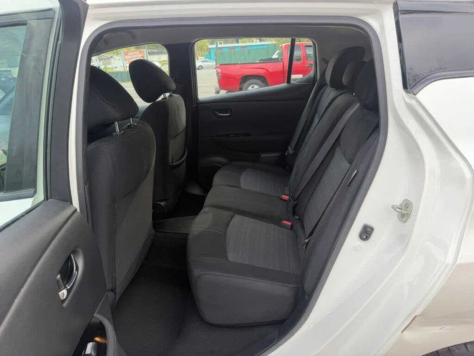 Nissan LEAF S      2021