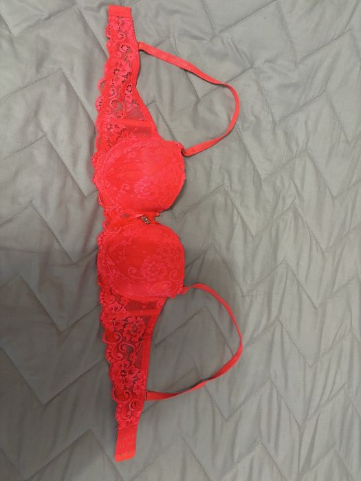 Бюстгальтери