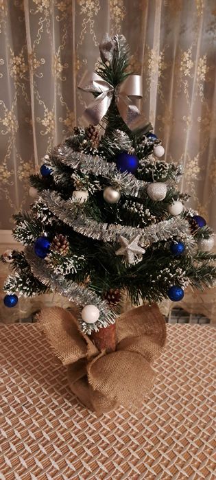 Choinka na pniu 70 cm z DEKORACJĄ i ozdobami - ubrana [producent]