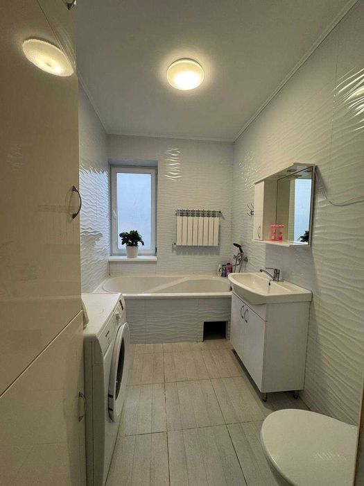 Елітний будинок у центрі, 192м², 5 соток, гараж, камін, веранди,меблі!