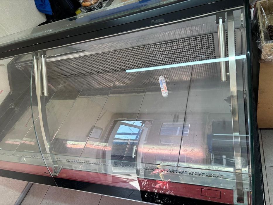 Холодильная витрина