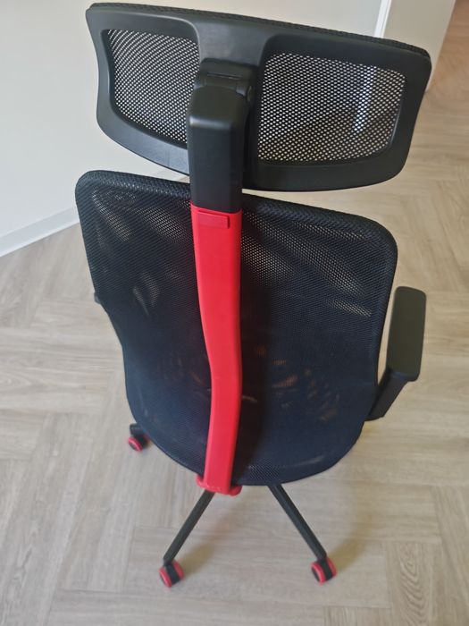 Krzesło gamingowe MATCHSPEL obrotowe i biurko  zestaw gracza ikea