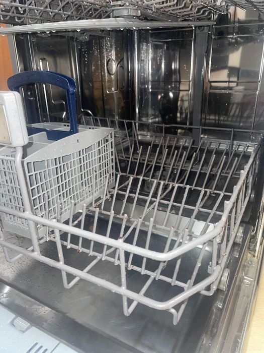 Máquina de Lavar Loiça BECKEN Inox – 100% Funcional