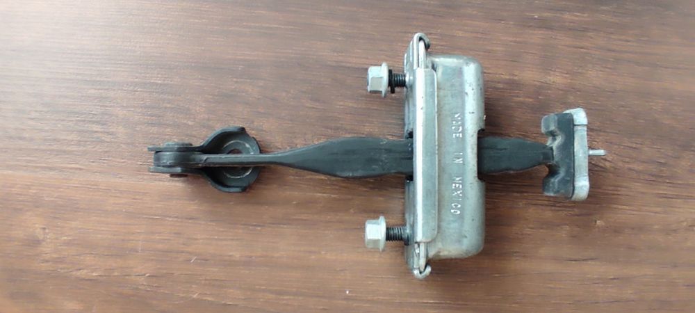 Продам деталі задньої дверк Ford Fusion 13-17 г