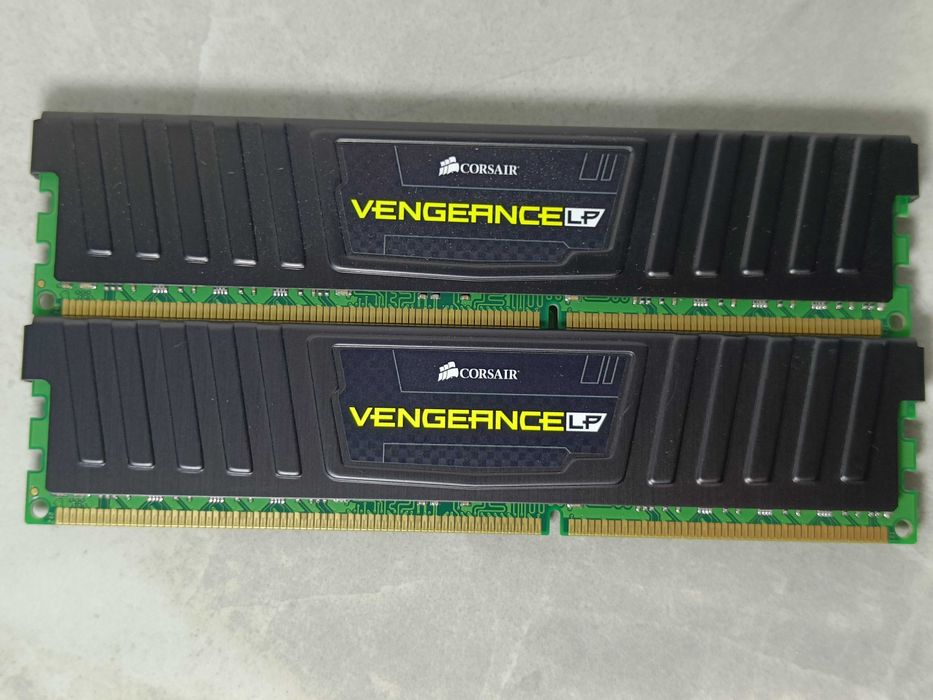 Оперативна память CORSAIR VENGEANCE LP DDR3 4GB - 1600MHz -