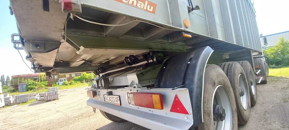 Продам напівпричіп самоскид Benalu