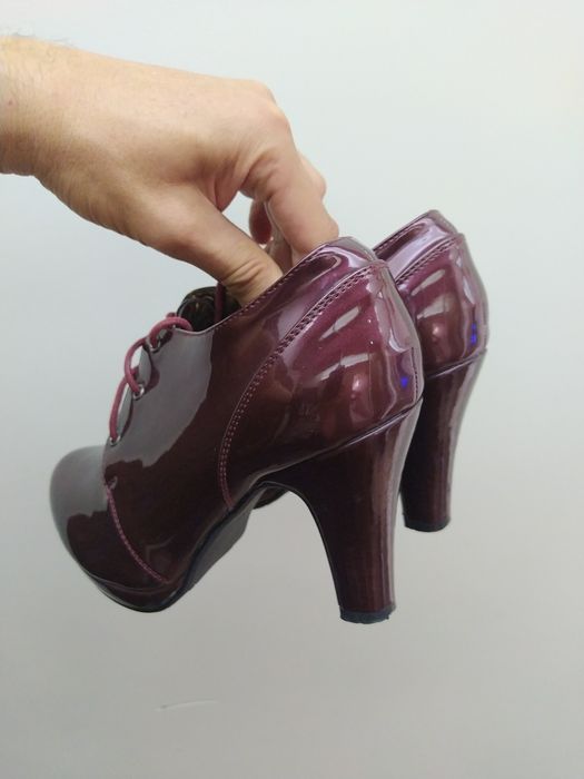 Skaloni półbuty czółenka buty damskie 37 wkładka 24