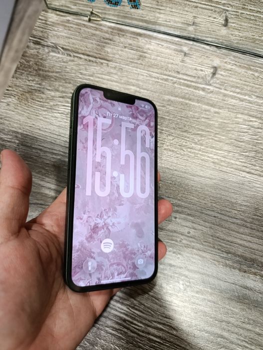Телефон Iphone 13