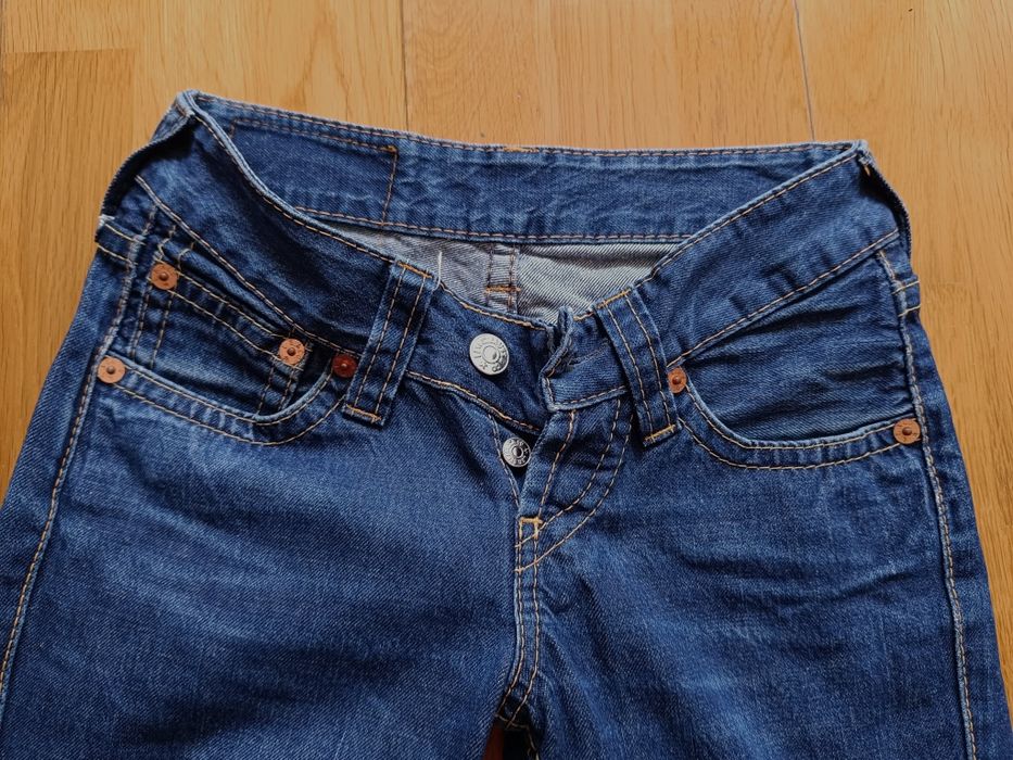 2 Calças de ganga Levi's Strauss Originais de mulher W27 L32.