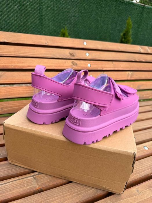 Босоніжки UGG 24,5 см 38 розмір