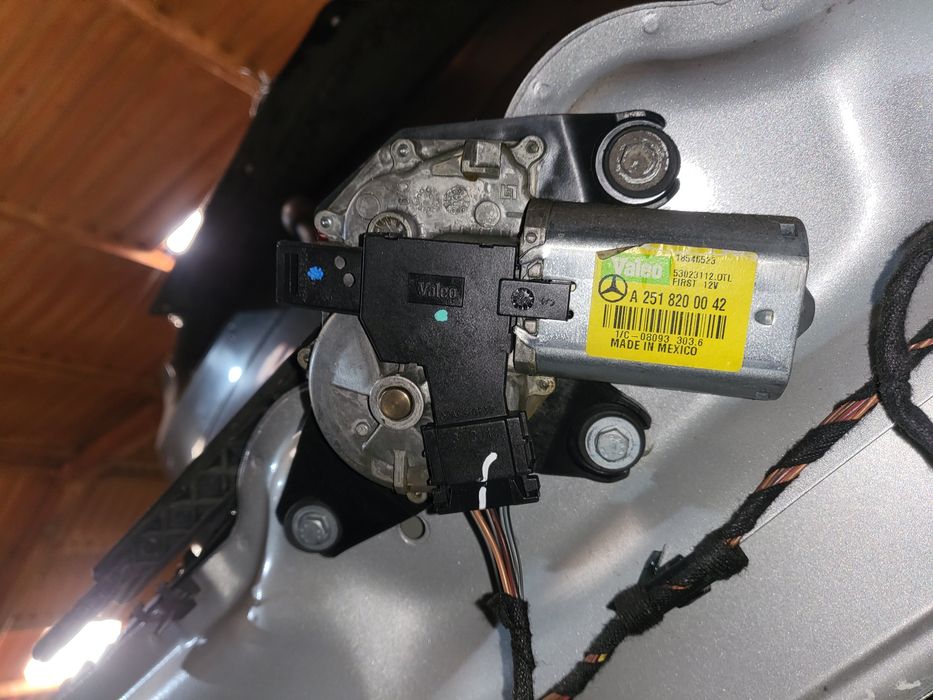 Motor limpa vidros da Mala mercedes ML