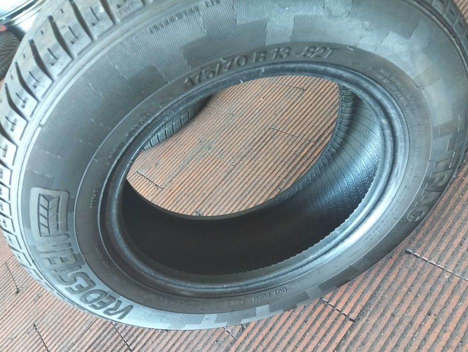 Pneus usados jante 13 – 15€ cada