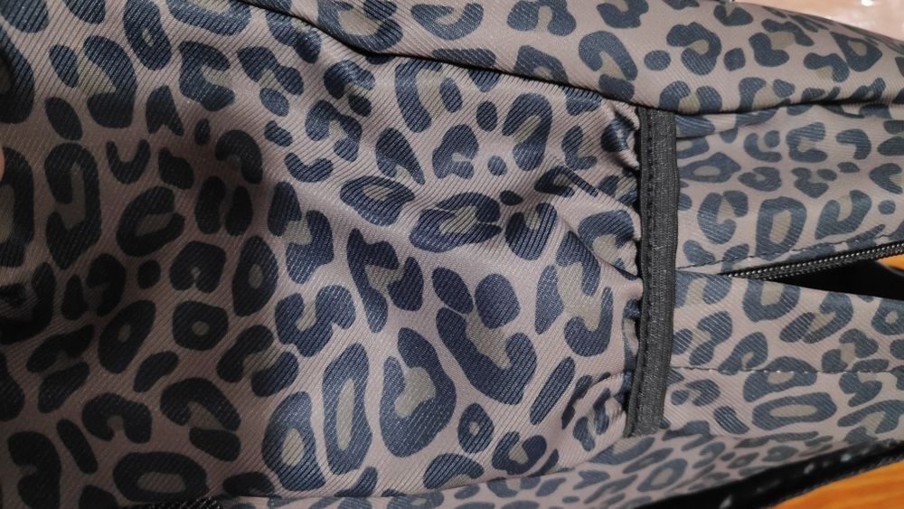 Conjunto de mochila, lancheira e estojo